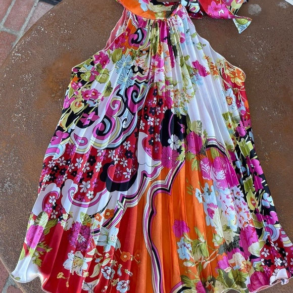 Beautiful vtg floral print pleated halter blouse / fits size xs to s - Picture 3 of 6